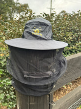 Load image into Gallery viewer, COWILD Lightweight Beekeeping Veil - CoWild
